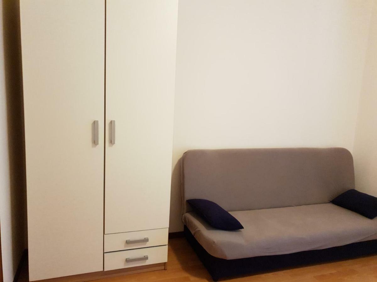 Apartments Vidakovic Ugljan Bagian luar foto